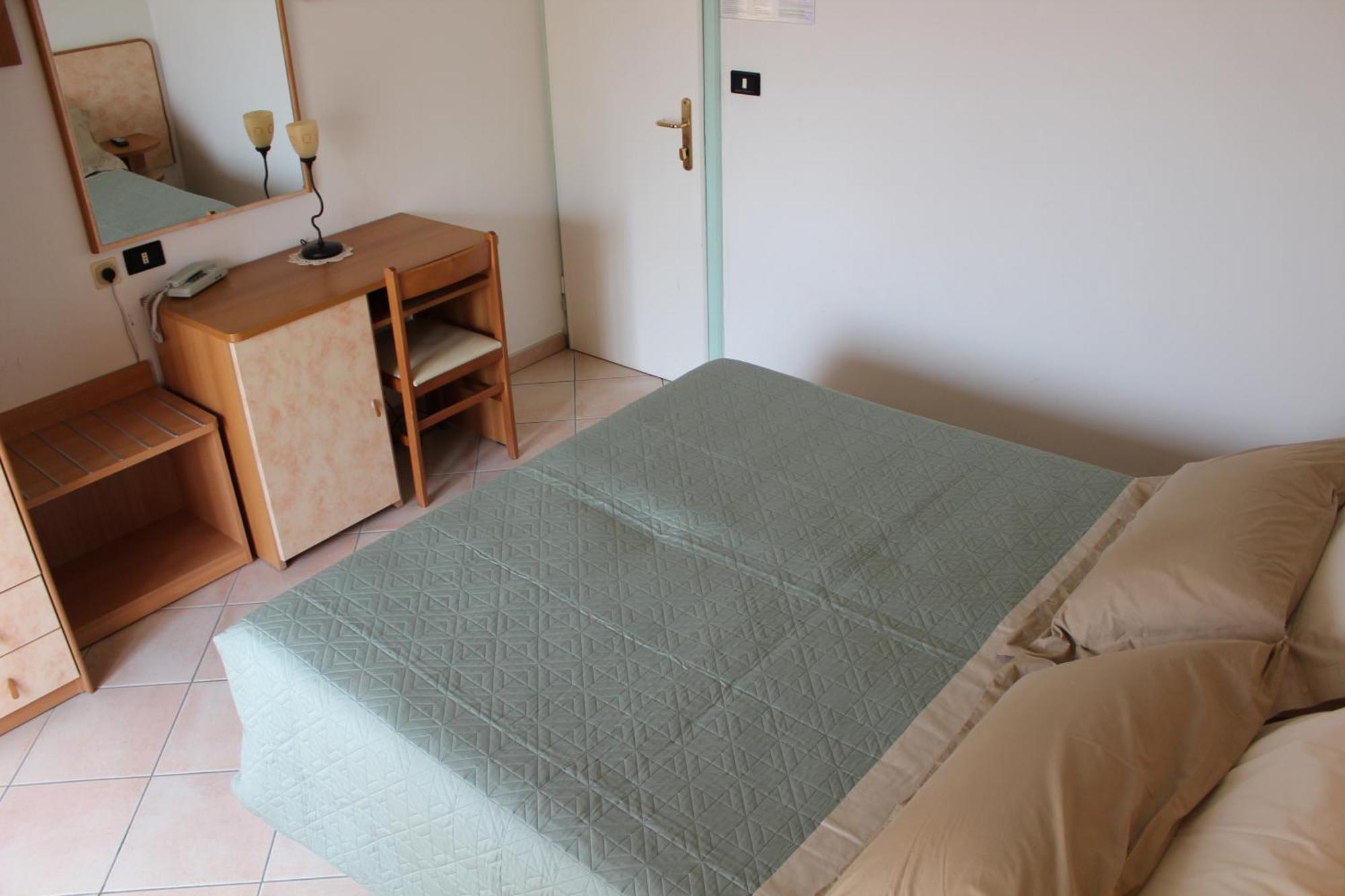 Hotel Verdemare Rimini Zimmer foto